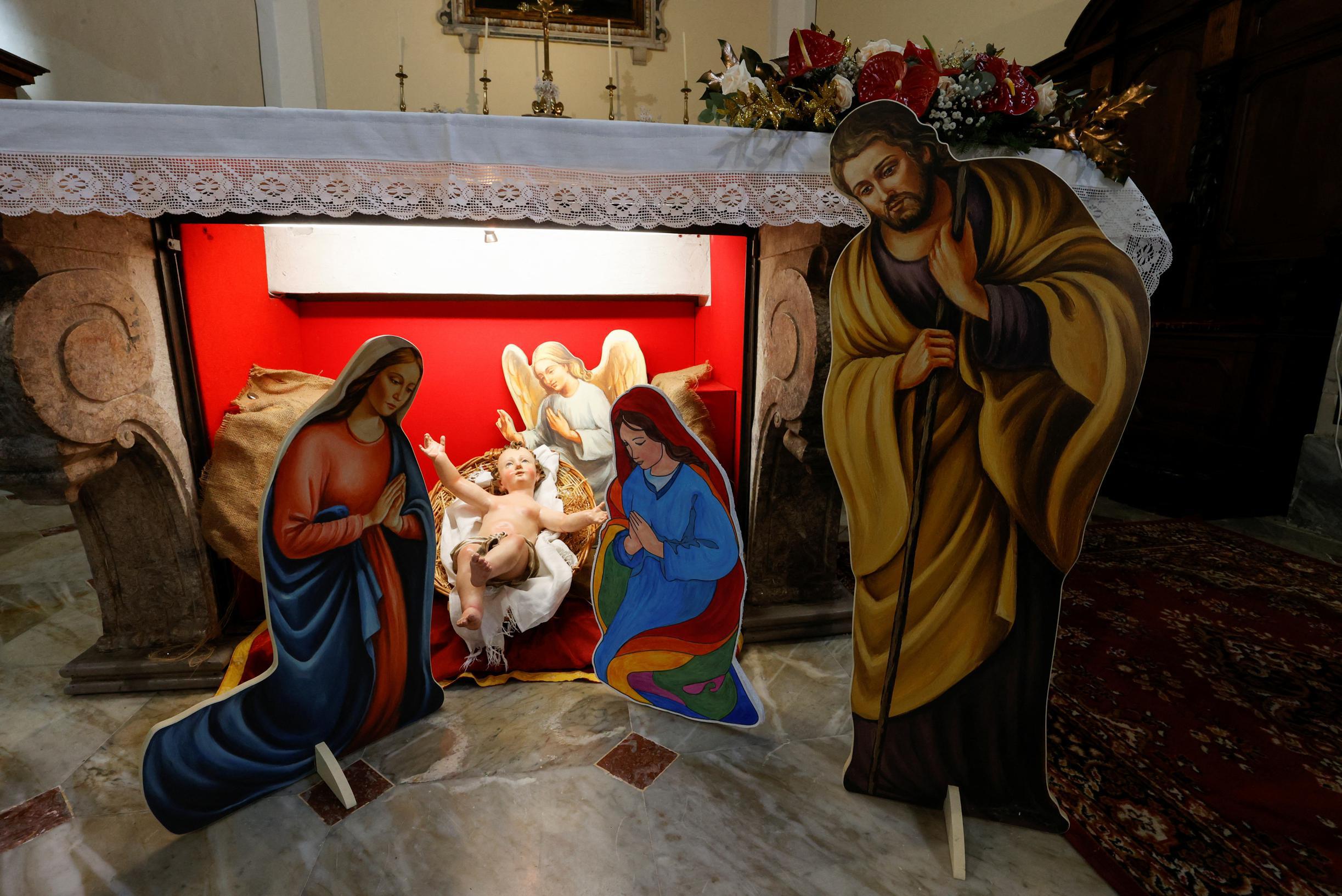 Controversy in Italy as Nativity scene features Jesus with two mothers: “Highlighting non-traditional family structures”