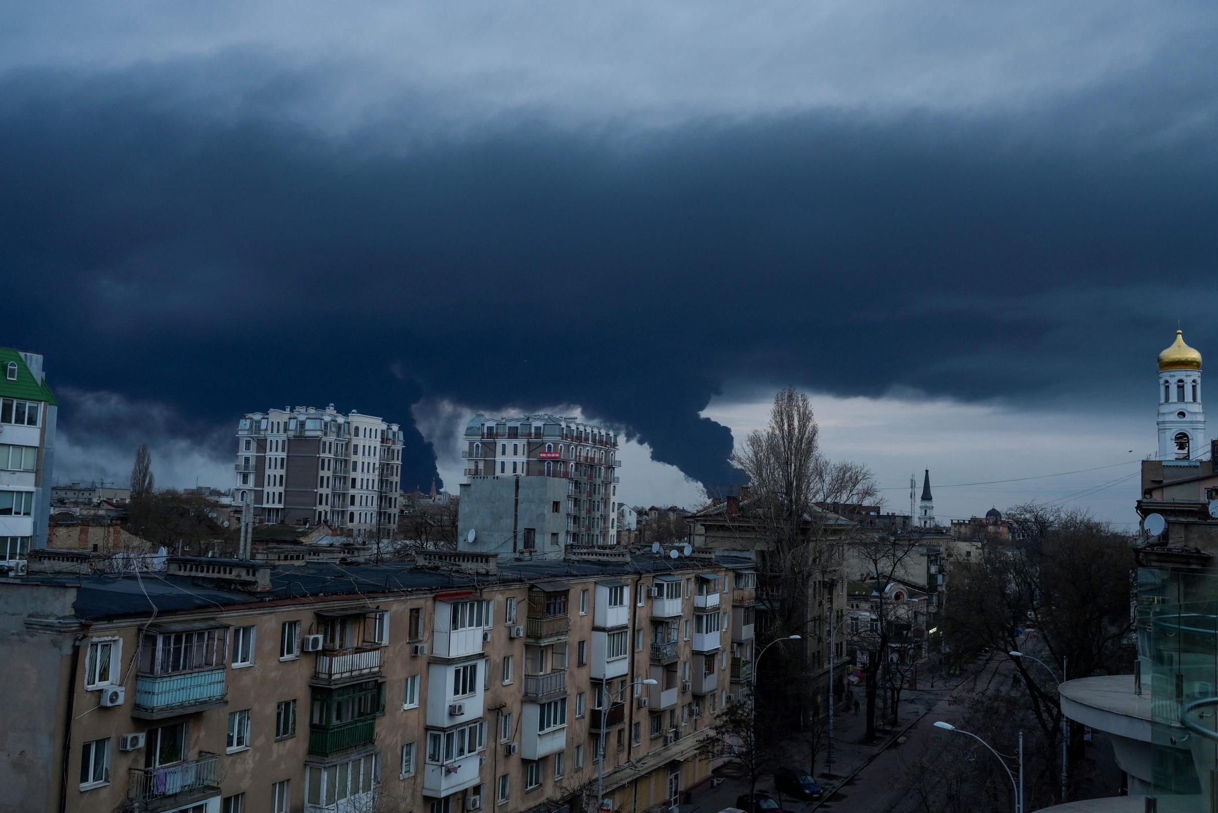 Russian Air Strikes Target Multiple Cities in Ukraine, Prompting Widespread Air Raid Alerts