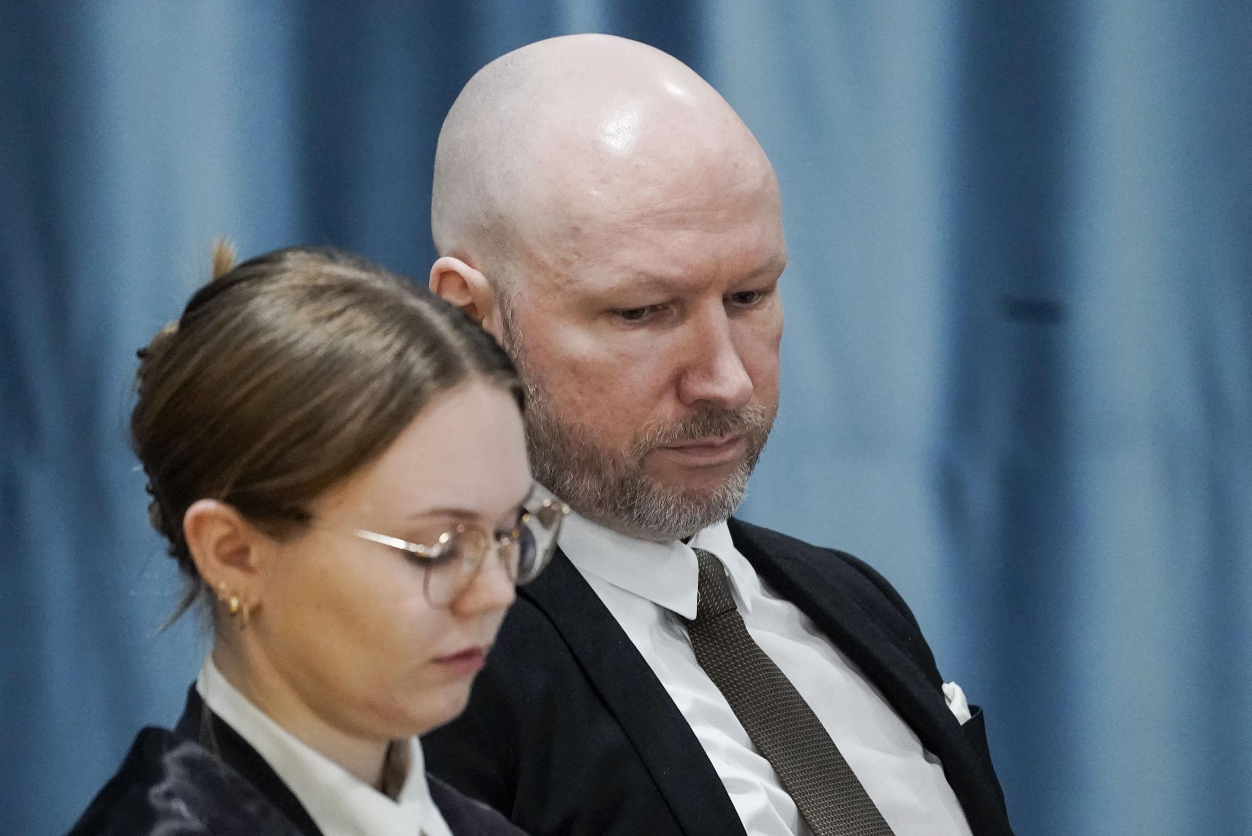 Anders Breivik’s unexpected tears raise skepticism among experts, who say he is not suicidal