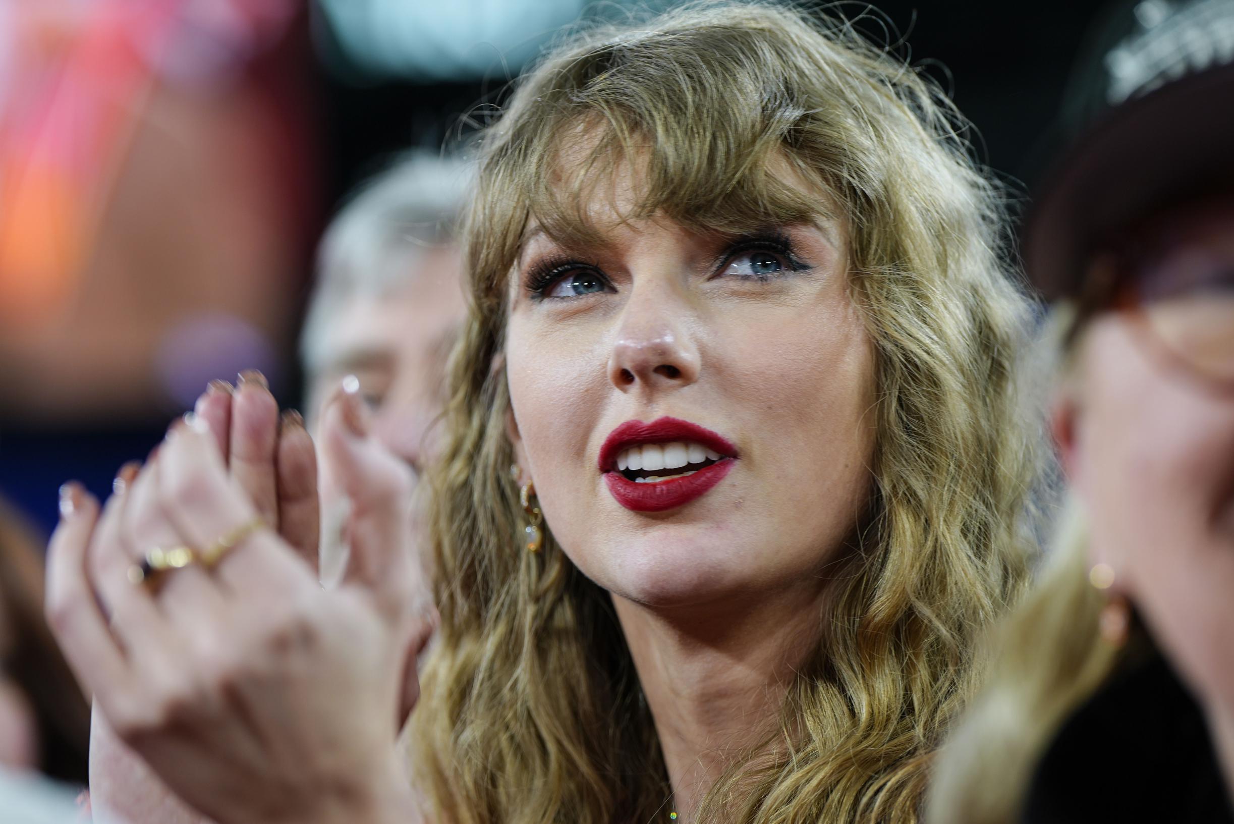 Taylor Swift's Shocking $100,000 Donation for Victims of Shooting ...