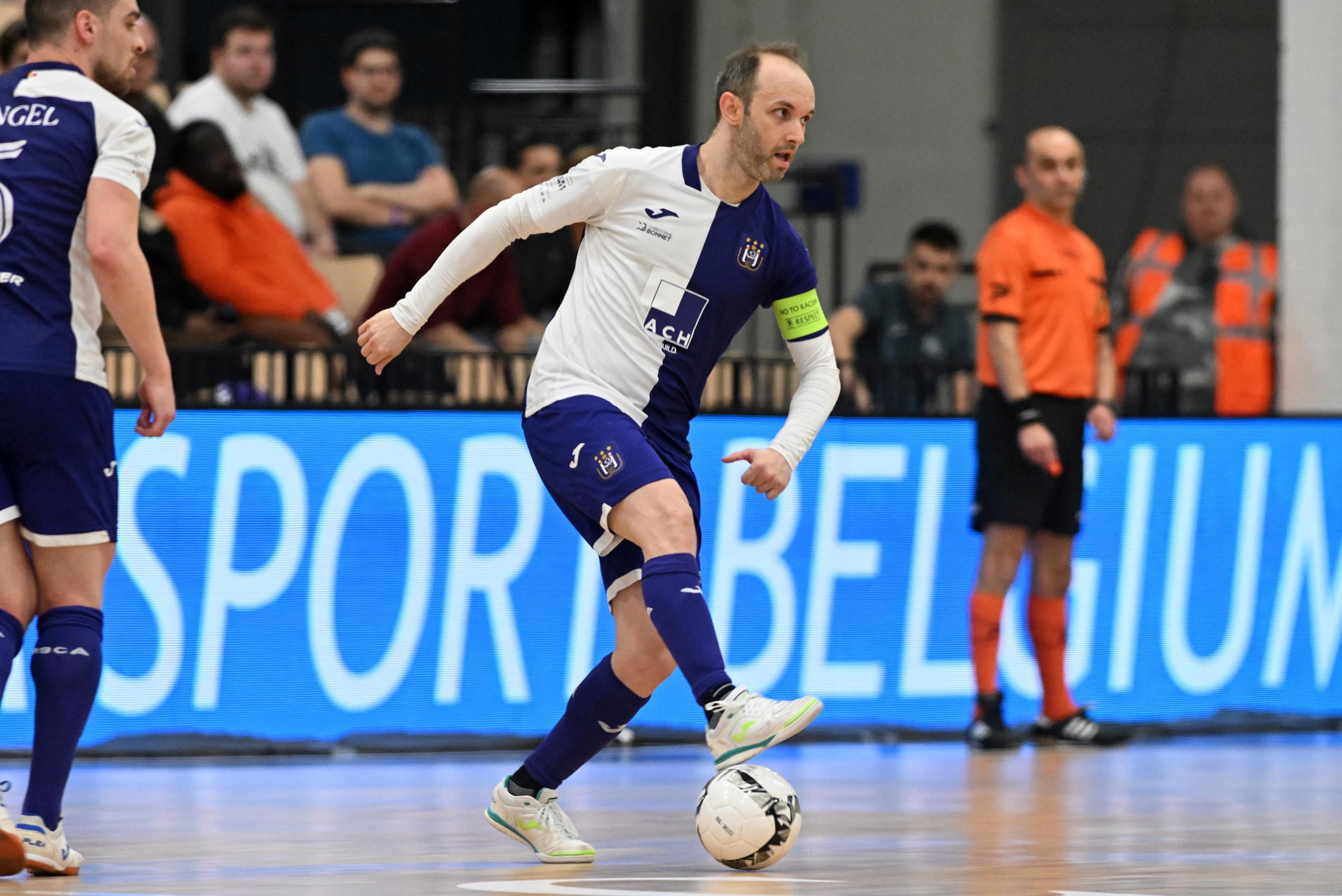 Gabriel Grello stoomt RSCA Futsal klaar voor tripje naar rode