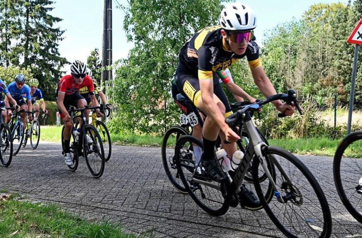 “Jammer dat ik moet passen voor de koers van mijn grootvader”, junior Rune François moet wegens polsbreuk afhaken voor Drieslinter