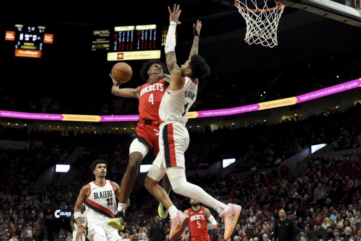 NBA. Fenomenaal! Toumani Camara - terug na ziekte - ziet tegenstander uitpakken met geniale dunk