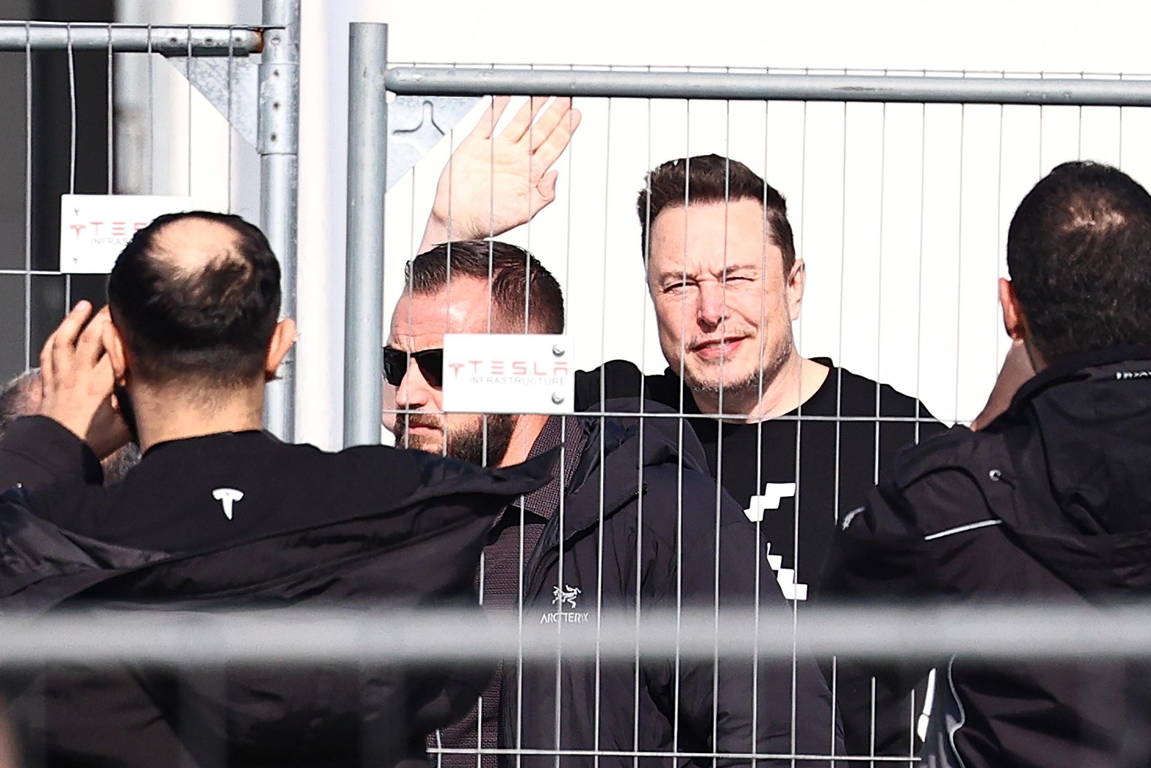 Elon Musk, CEO of Tesla, Visits German Factory After Sabotage: “I’m Here to Back You Up”