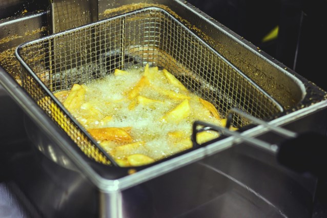 Using frying fat more than once turns out to be much more harmful to your health than thought