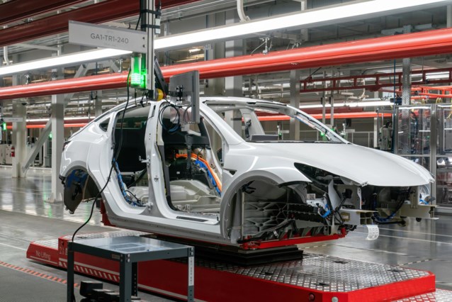Tesla Ditches Traditional Assembly Line for Revolutionary Modular Manufacturing System: How Elon Musk’s Groundbreaking Approach Could Transform the Automotive Industry