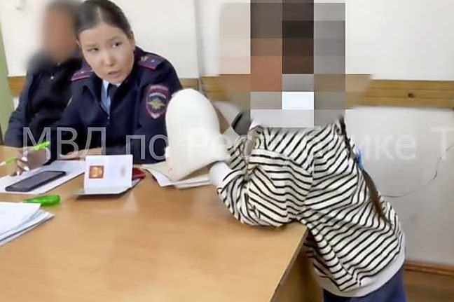 Russische politie pakt 9-jarig meisje op voor aanzetten tot terrorisme: “Kan jij mensen vermoorden voor 500.000 roebel?”