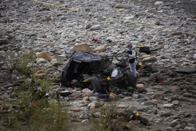 Seven migrants perish in car crash while evading Albanian authorities