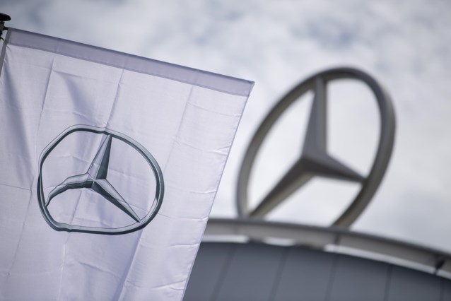 Mercedes Recalls 340,000 Cars Globally for Fire Hazards