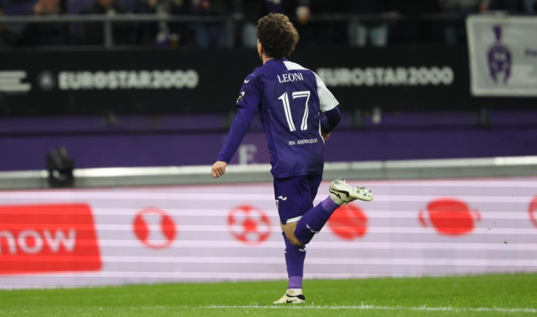 Zege met strik én zwarte rand: Anderlecht krijgt goals cadeau van Cercle, maar ziet twee sterkhouders uitvallen