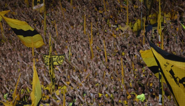 LIVE. Energiek Dortmund dringt een eerste keer aan tegen PSG