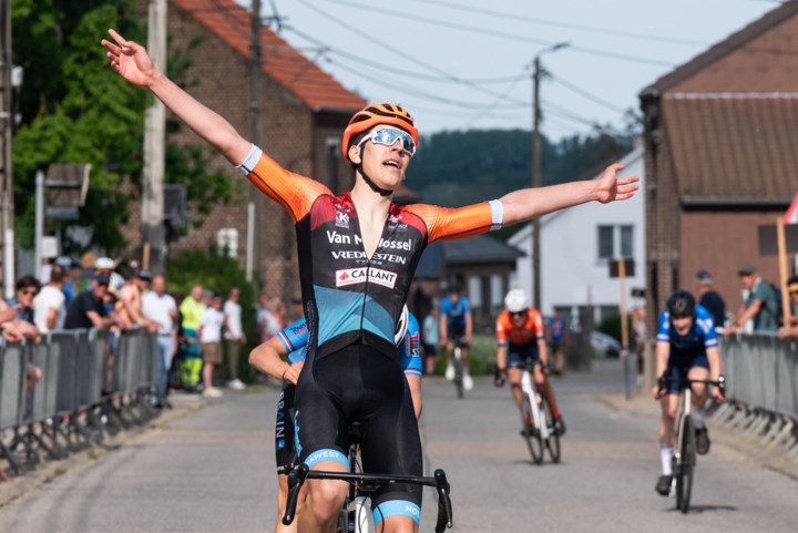 Louis Cnudde rijdt verrassend naar provinciale titel bij de juniores: “Kopmannen waren wel verplicht onze vlucht te beschermen”