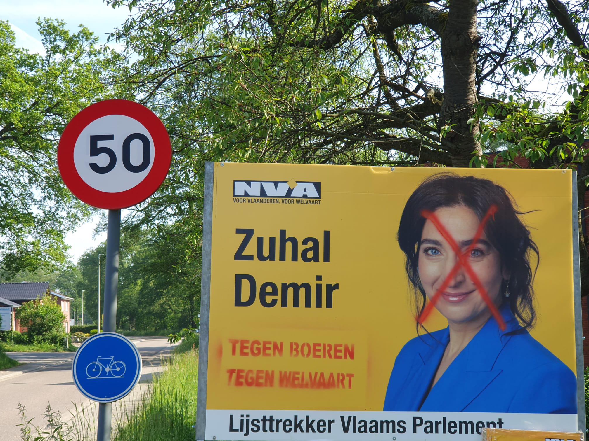 In heel Limburg affiches van Demir vernield, minister reageert: “Koerdische  hoer, groene hoer. U doet maar. Maar als er geweld van komt, val niet uit  de lucht” | Het Nieuwsblad Mobile