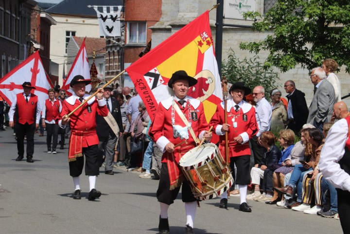 750ste Sint-Leonardusprocessie brengt generaties samen op de been: “Dochter van vier maanden mag mee op de arm”