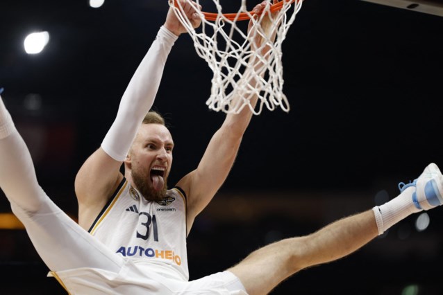 Panathinaikos and defending champion Actual Madrid attain EuroLeague basket last