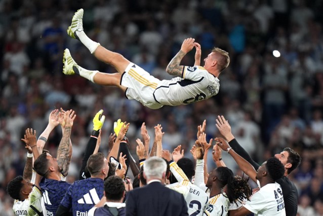 VIDEO.  “Thanks, legend”: Actual Madrid waves goodbye to retiring Toni Kroos over the past match on the Santiago Bernabeu with a guard of honor and tifo