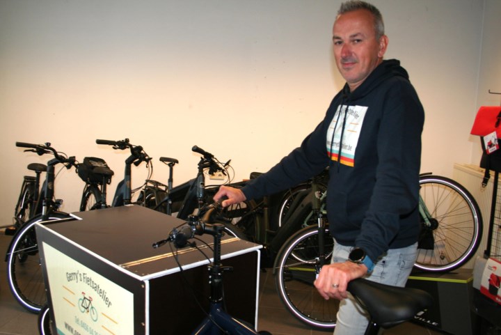 Ambtenaar is nu ook fietsenmaker: “Van zatte fietsen tot een volwaardig fietsatelier”