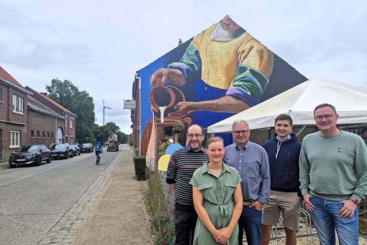 Het Melkmeisje is het eerste street artproject van AkkerArt