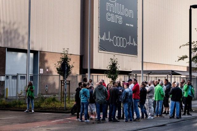 Hundreds of workers protest at Audi Brussels factory, police divert traffic (Domestic)