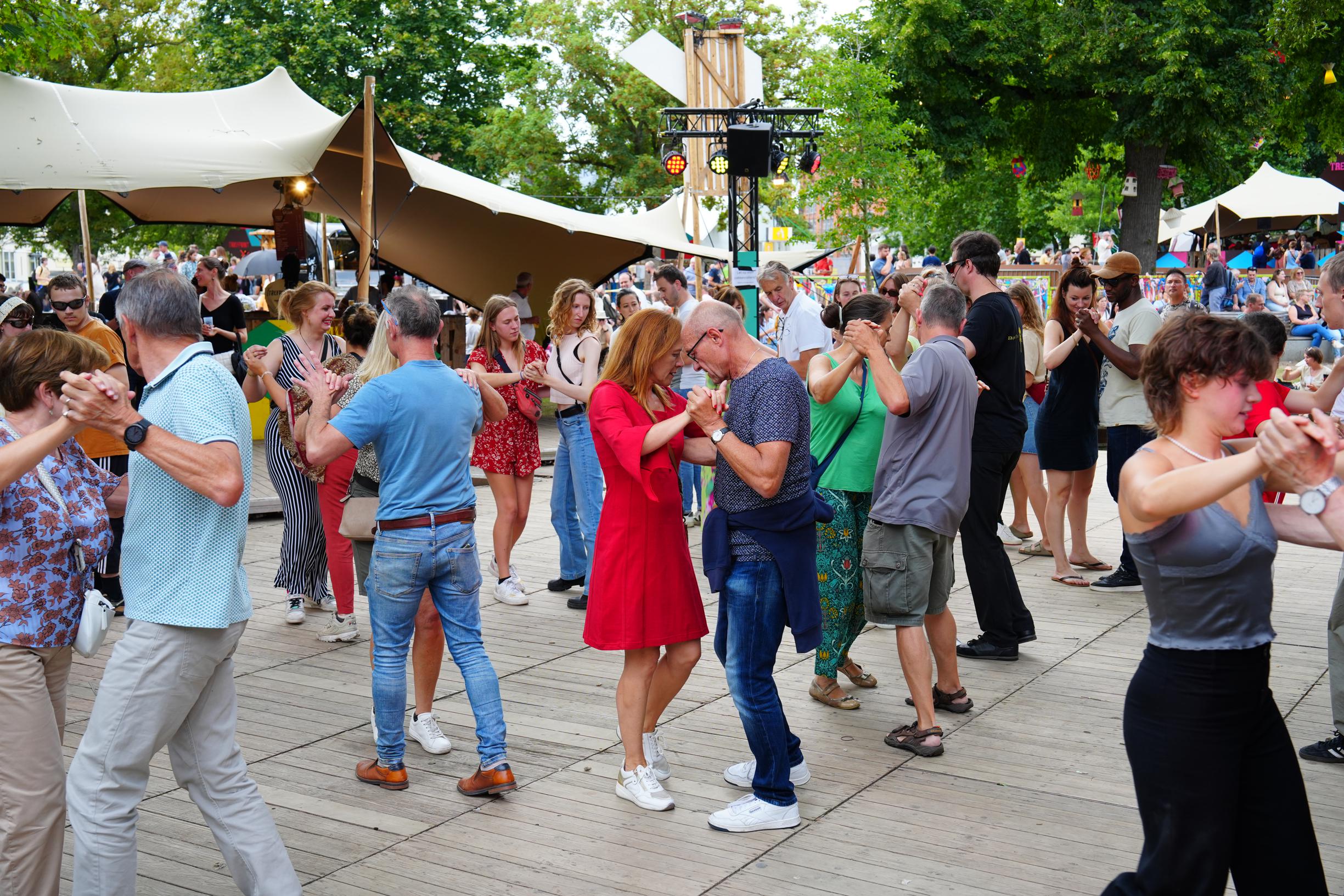 Deze 13 momenten maakten de Gentse Feesten onvergetelijk: “Hoe kan dat? Het  moet de magie van de Gentse Feesten zijn” (Gent) | Het Nieuwsblad Mobile