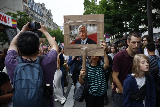 Thousands of French take to the streets against newly appointed Prime Minister