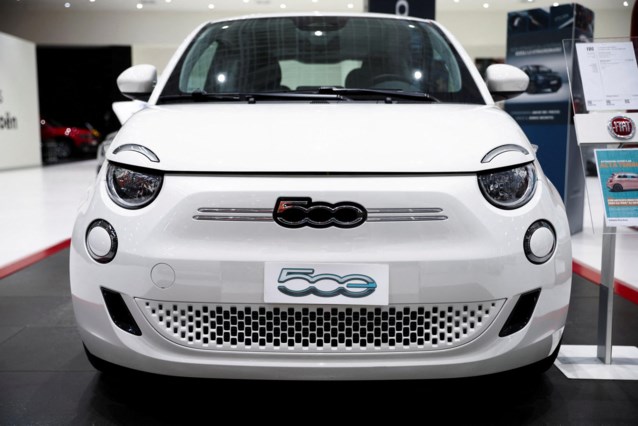 Production of electric Fiat 500 halted for a month due to weak demand