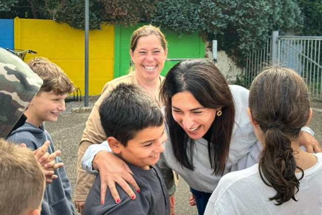 “Een op de drie kinderen in Genk spreekt thuis geen Nederlands”: Demir  pleit voor taalbadklassen