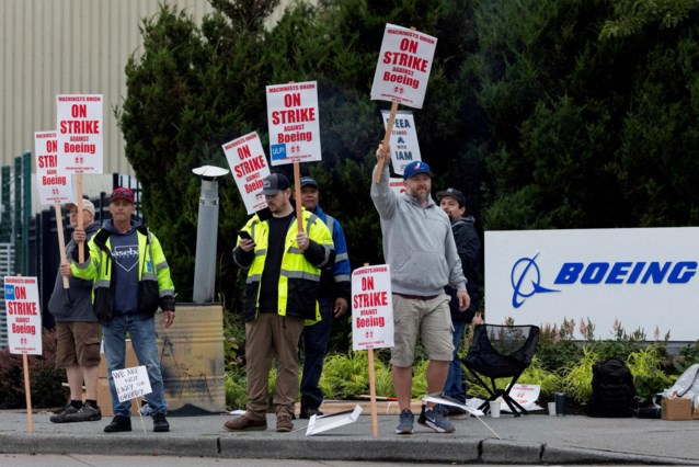 Union says Boeing proposal for 30 percent raise does not go far enough