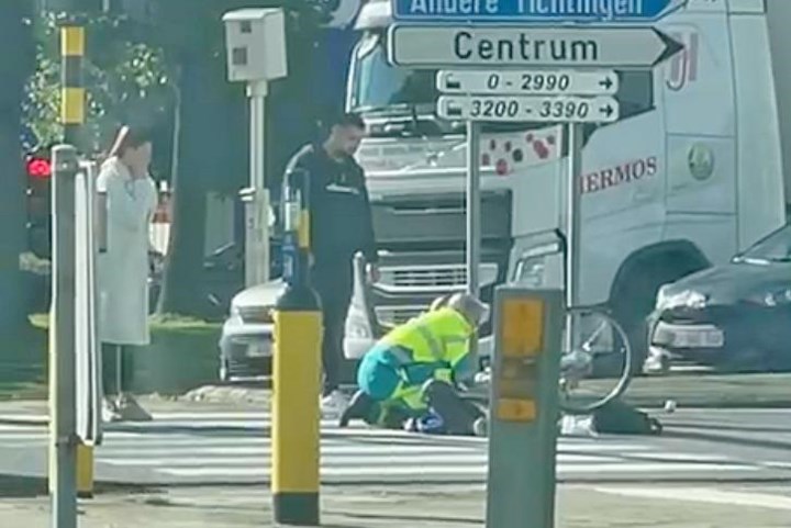 Fietser (72) uit Alken gewond bij botsing met vrachtwagen in Sint-Truiden