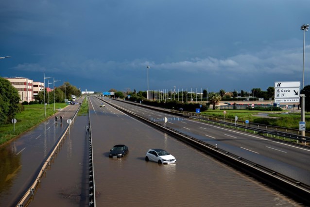 Code red again in Spain, this time in the Barcelona region: streets are flooded, dozens of flights have been cancelled