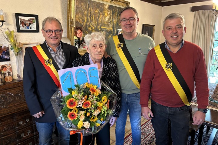 Denise in de bloemen gezet voor 105de verjaardag