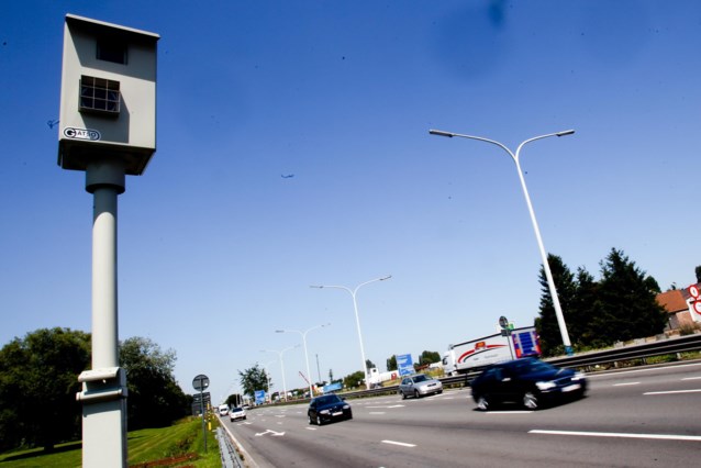 Rijverbod voor bestuurder die met 131 kilometer per uur over drukke snelweg raast