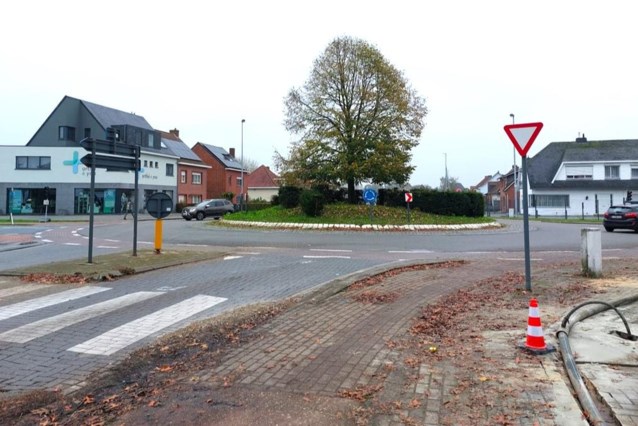 Wegenwerken op ring R18 lopen al meteen vertraging op: rotonde op Turnhoutsebaan blijft nog minstens tot 7 december afgesloten