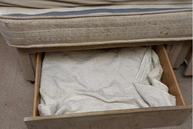 Mother hides her daughter in a drawer from her partner and children for three years