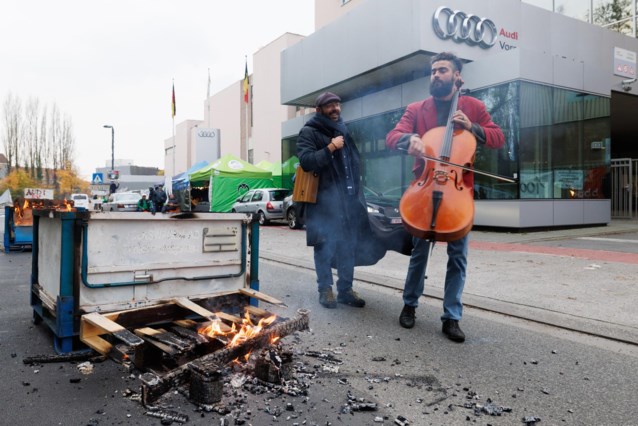 Also no more production at Audi Brussels this week due to strike at supplier (Domestic)