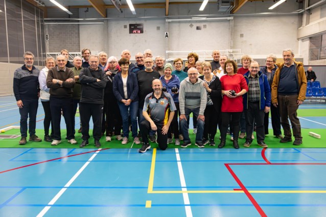 Marc (67) blaast vergeten sport nieuw leven in en richt eigen club op: "Met Short Mat Bowl Livinus kunnen we nu ook deelnemen aan competitie"