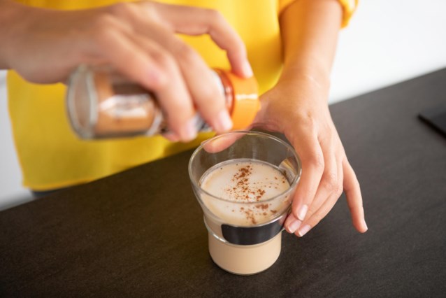 WERKT DAT WEL? Doet een lepeltje kaneel in je koffie vet verbranden?