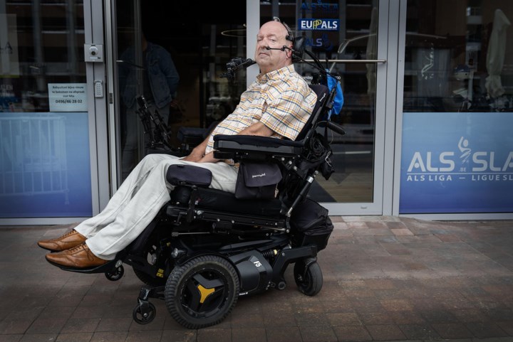 ALS-patiënt en boegbeeld Danny Reviers (64) overleden: “Je hoeft je kinderen niet in de lucht te gooien om de allerbeste papa te zijn”