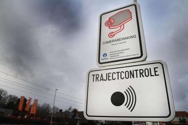 Snelheidscamera’s kondigen trajectcontroles aan