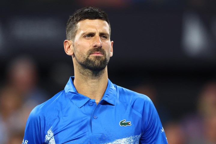 Novak Djokovic blikt terug op periode in detentie tijdens coronacrisis in Melbourne: “Ik kreeg eten dat me vergiftigde”