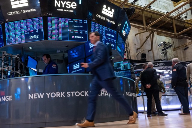 Significant Price Losses on Wall Street After Strong Jobs Report