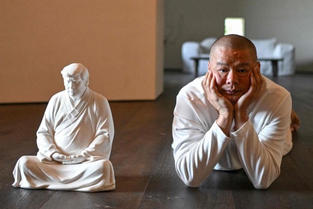 Chinese sculptor scores with statue of meditating Trump