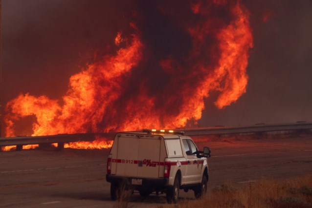 New fire broke out near Los Angeles, residents forced to evacuate