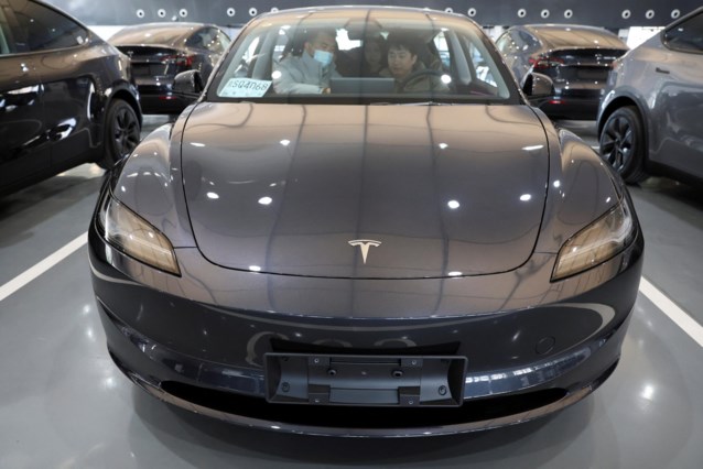 Tesla must update half of its cars in China due to safety risks