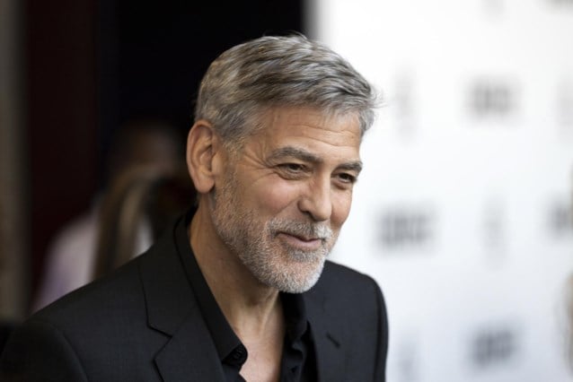 乔治·克鲁尼(George Clooney)失去了八名家庭成员患肺癌,但仍吸烟:“我不希望我的孩子看到它” 乔治·克鲁尼(George Clooney)失去了八名家庭成员患肺癌,但仍吸烟:“我不希望我的孩子看到它”