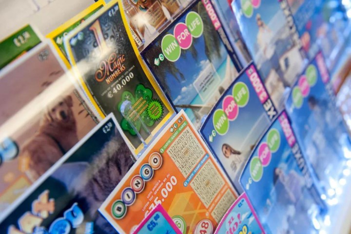 Vrouw doet alsof ze Lotto wint en steelt zo 1.100 euro uit kassa van eigen werkgever