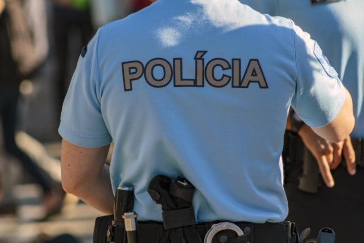 Belgische hoteluitbater (55) in Portugal opgepakt wegens mensenhandel: “Tien slachtoffers, onder wie twee kinderen, twee jaar lang uitgebuit”