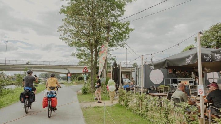 Zomerbar Papaoutai vindt geen nieuwe locatie en stopt ermee: “Vorig jaar helaas nog zotte kosten gemaakt”