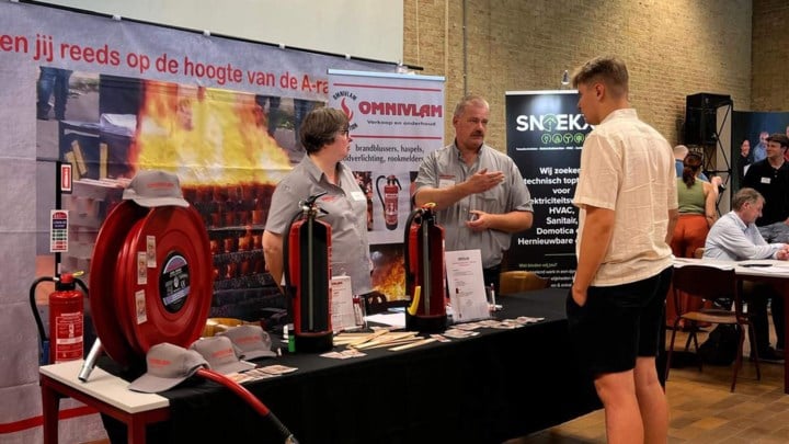 Honderden bezoekers ontmoeten lokale ondernemers tijdens jobevent