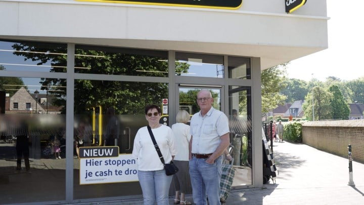 “Eindelijk weer geld afhalen op de Markt”: Meerhout verwelkomt Cash-punt met open armen